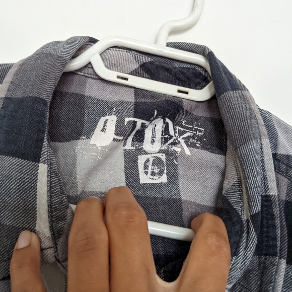 D-TOX Grey Plaid Flannel - Picture 3 of 6